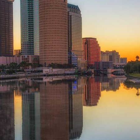 Chic Bungalow Apartment Steps From Armature Works & Downtown Riverwalk Tampa Extérieur photo