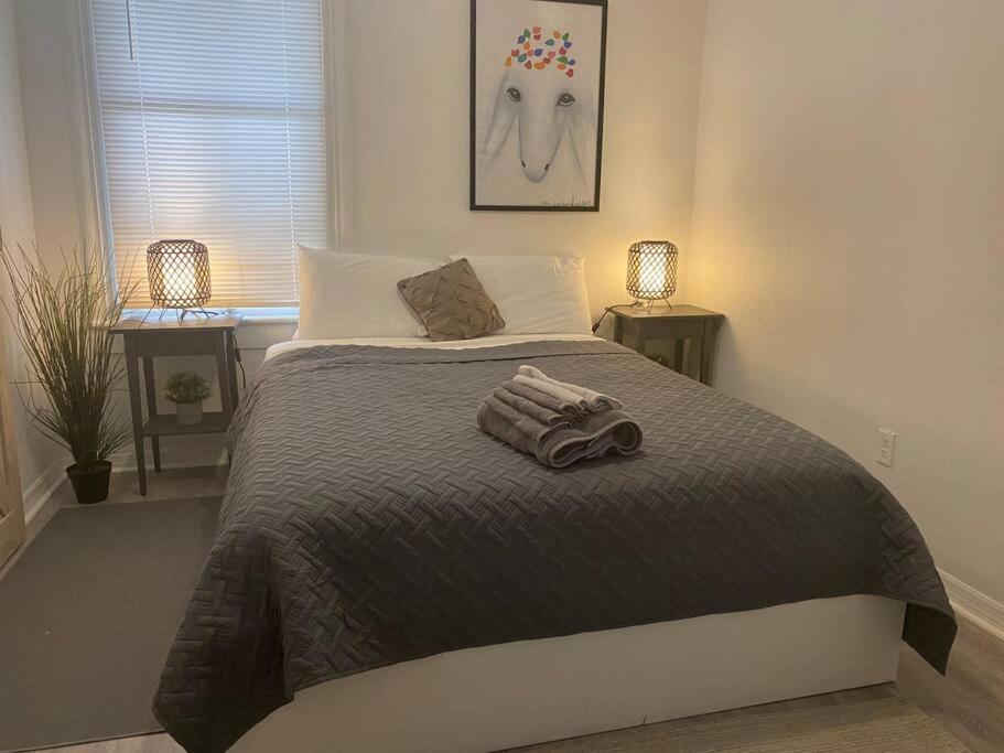 Chic Bungalow Apartment Steps From Armature Works & Downtown Riverwalk Tampa Extérieur photo