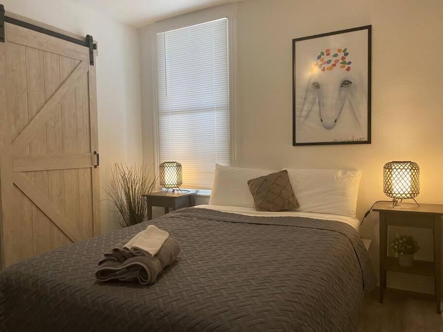 Chic Bungalow Apartment Steps From Armature Works & Downtown Riverwalk Tampa Extérieur photo