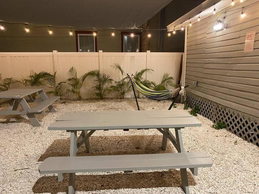 Chic Bungalow Apartment Steps From Armature Works & Downtown Riverwalk Tampa Extérieur photo