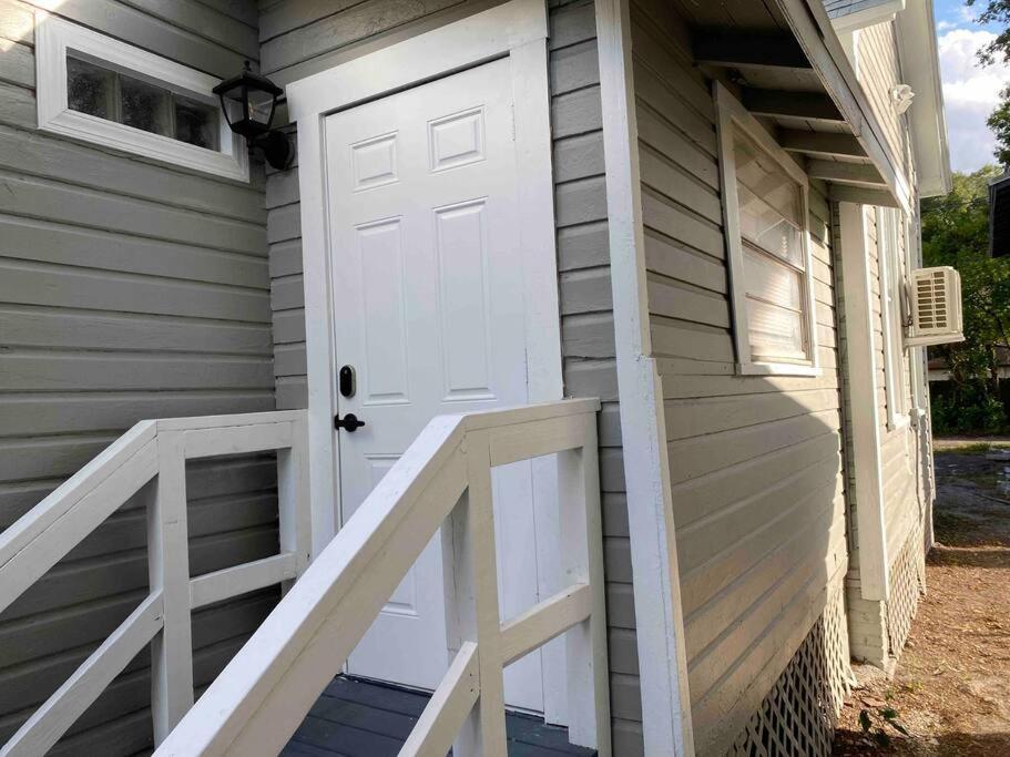 Chic Bungalow Apartment Steps From Armature Works & Downtown Riverwalk Tampa Extérieur photo