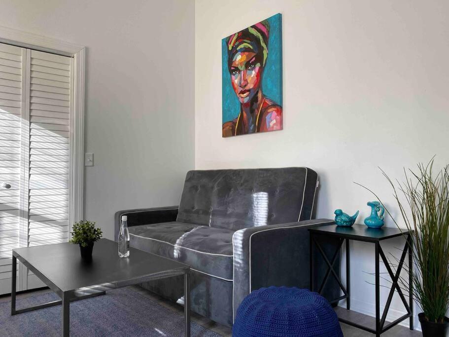 Chic Bungalow Apartment Steps From Armature Works & Downtown Riverwalk Tampa Extérieur photo