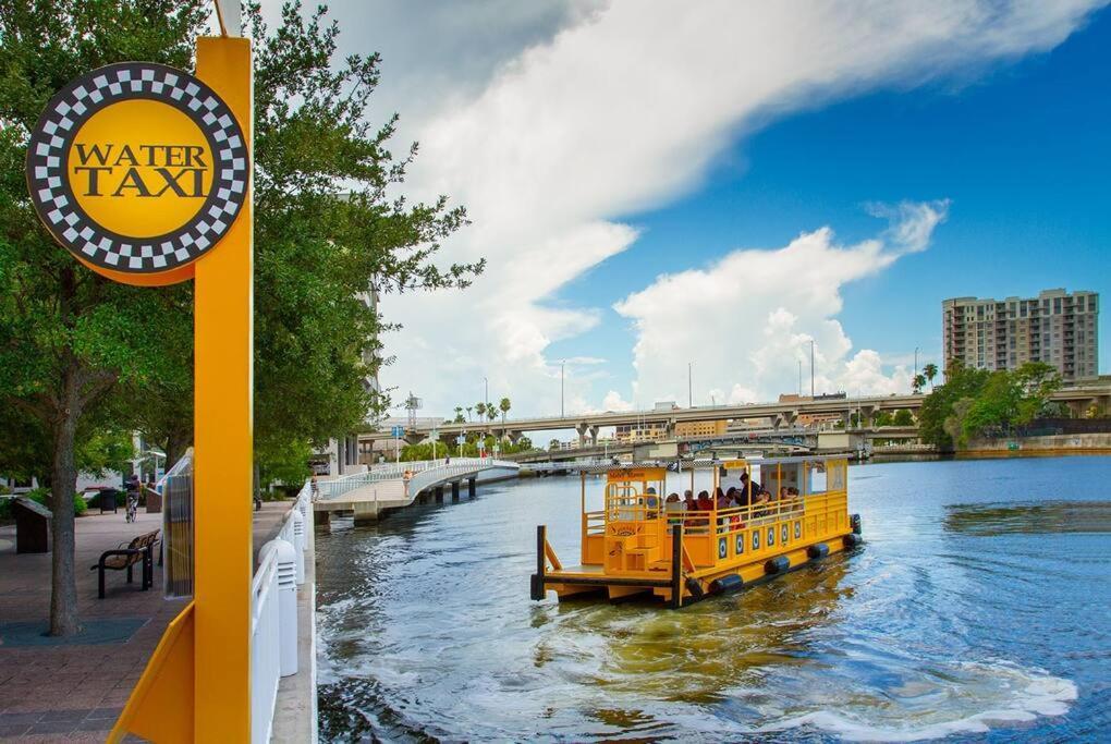 Chic Bungalow Apartment Steps From Armature Works & Downtown Riverwalk Tampa Extérieur photo