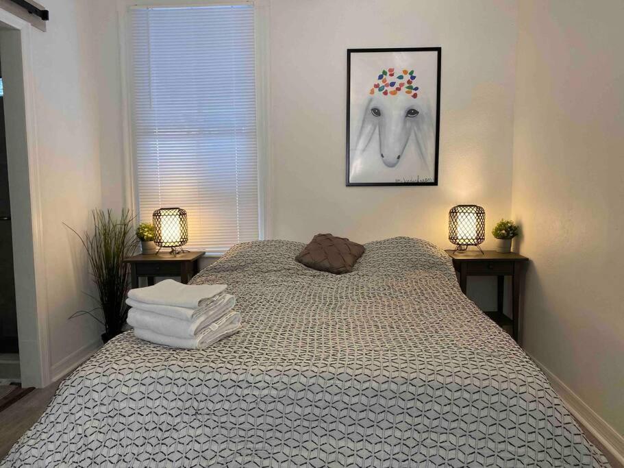 Chic Bungalow Apartment Steps From Armature Works & Downtown Riverwalk Tampa Extérieur photo