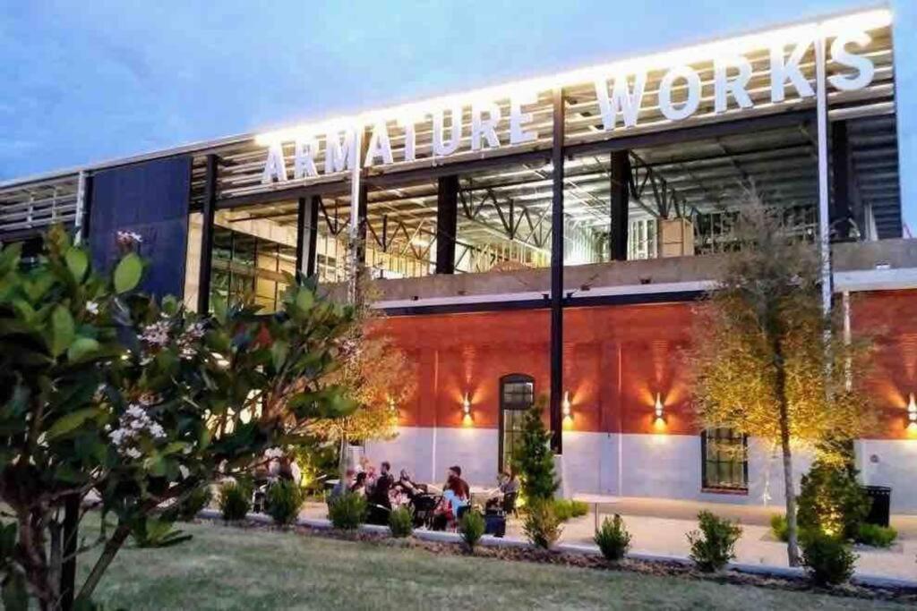 Chic Bungalow Apartment Steps From Armature Works & Downtown Riverwalk Tampa Extérieur photo