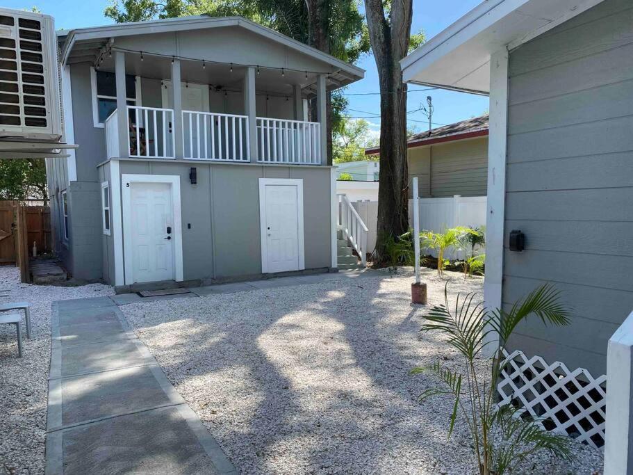 Chic Bungalow Apartment Steps From Armature Works & Downtown Riverwalk Tampa Extérieur photo