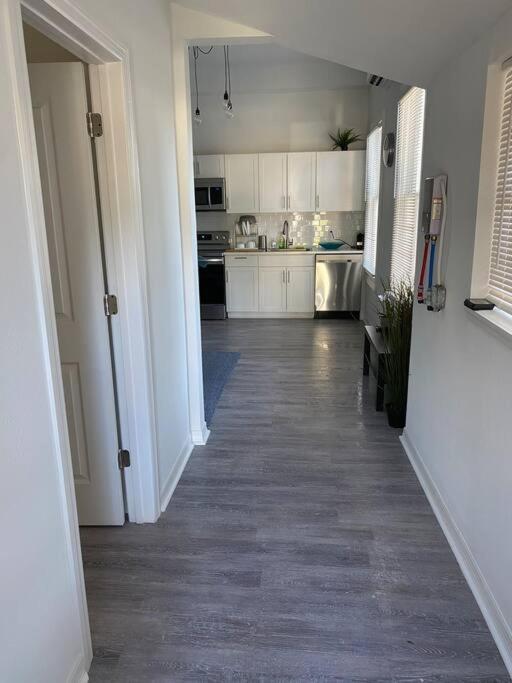 Chic Bungalow Apartment Steps From Armature Works & Downtown Riverwalk Tampa Extérieur photo